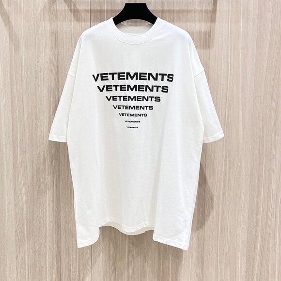 Vetements White Printed Short-Sleeved T-Shirt - Picture 1 of 6